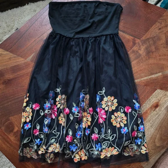 Women's SHEIN Black Multicolor Floral Embroidered Strapless Dress US M - Picture 2 of 8